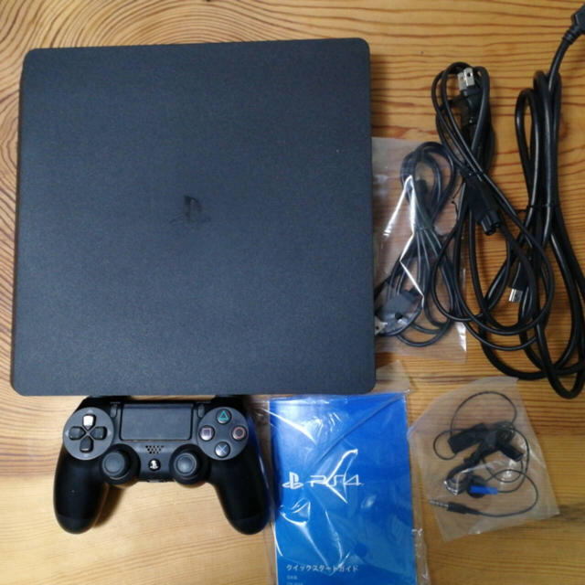PlayStation4(プレイステーション4)の✳︎おまけつき✳︎Playstation4本体 エンタメ/ホビーのゲームソフト/ゲーム機本体(家庭用ゲーム機本体)の商品写真