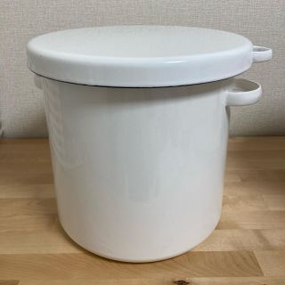 ノダホーロー(野田琺瑯)の野田琺瑯 ラウンドストッカー 24cm (容器)