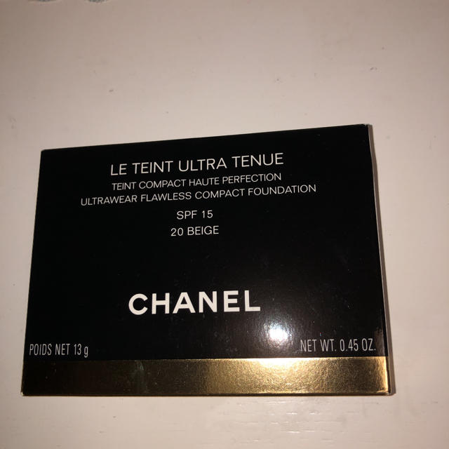 CHANEL(シャネル)のシャネル ル タン ウルトラ トゥニュ コンパクト 20 ベージュ 13g コスメ/美容のベースメイク/化粧品(ファンデーション)の商品写真