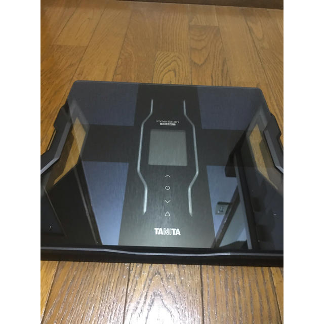 TANITA(タニタ)のインナースキャン・デュアルタイプ体組成計 RD-907 スマホ/家電/カメラの美容/健康(体重計/体脂肪計)の商品写真