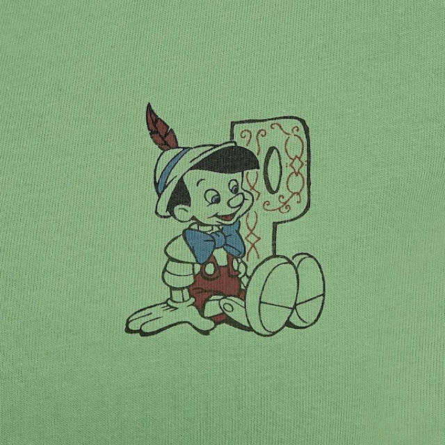 Disney(ディズニー)の【新品】GU ディズニーコラボ　ピノキオTシャツ レディースのトップス(Tシャツ(半袖/袖なし))の商品写真