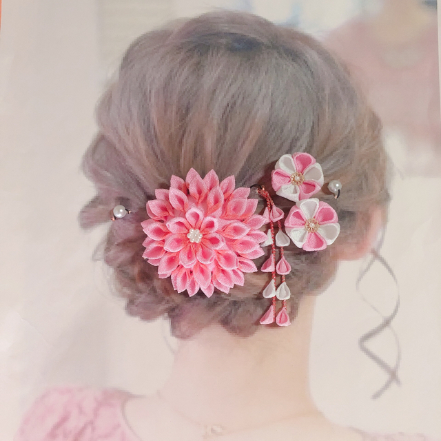 つまみ細工 髪飾り 七五三 ハンドメイドのアクセサリー(ヘアアクセサリー)の商品写真