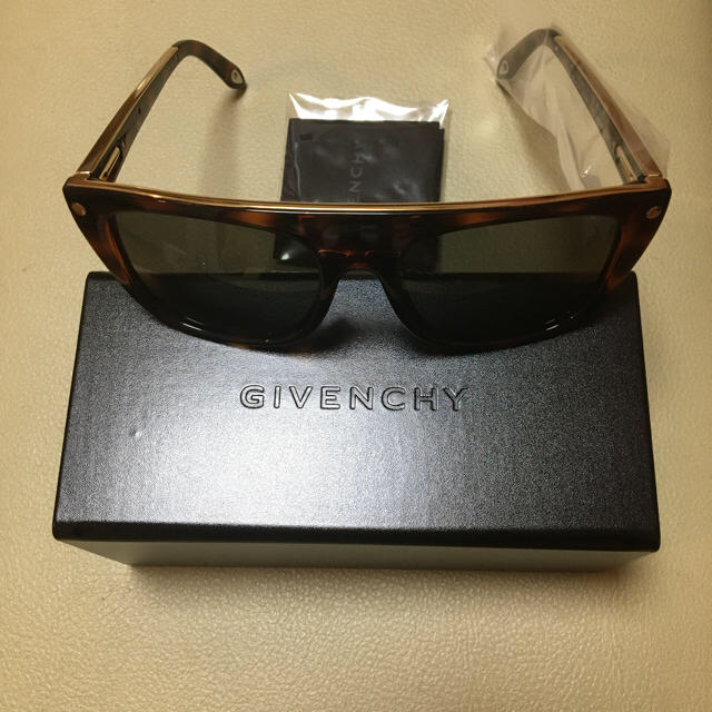 ジバンシィ　GIVENCHY ジバンシー　サングラス　正規品　新品未使用