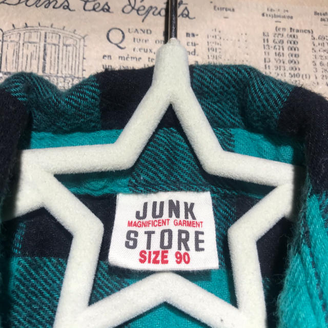 JUNK STORE(ジャンクストアー)のJUNK STORE ジャンクストア ブロックチェックシャツ サイズ90 キッズ/ベビー/マタニティのキッズ服男の子用(90cm~)(Tシャツ/カットソー)の商品写真