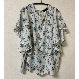 ダブルクローゼット(w closet)のダブルクローゼット　花柄ブラウス(シャツ/ブラウス(半袖/袖なし))