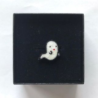 小林モー子 オバケピン ビーズ刺繍 ハンドメイド 人気 アクセサリー ブローチ(ブローチ/コサージュ)