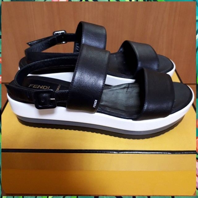 FENDI(フェンディ)のFENDI フェンディ プラットフォーム サンダル スポサン 38 レディースの靴/シューズ(サンダル)の商品写真