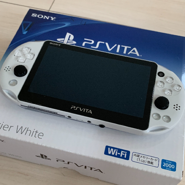 PlayStation Vita(プレイステーションヴィータ)のPlayStationVITA 本体  PCH-2000 ZA22【極美品】 エンタメ/ホビーのゲームソフト/ゲーム機本体(携帯用ゲーム機本体)の商品写真