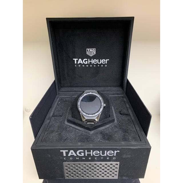 TAG Heuer(タグホイヤー)の【値下げ中】タグホイヤー　tagheuer コネクテッド　スマートウォッチ メンズの時計(腕時計(デジタル))の商品写真