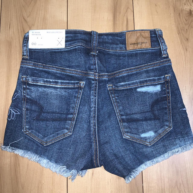 American Eagle(アメリカンイーグル)のアメリカンイーグル 新品未使用 ショートパンツ デニム  レディースのパンツ(ショートパンツ)の商品写真