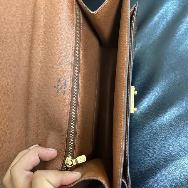 VUITTON 本物　美品