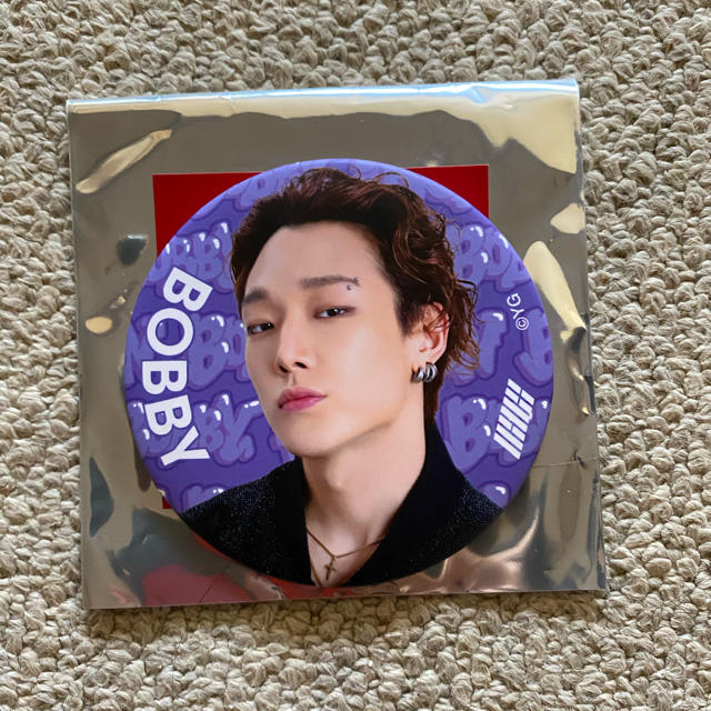 iKON(アイコン)のバビ　缶バッチ エンタメ/ホビーのCD(K-POP/アジア)の商品写真
