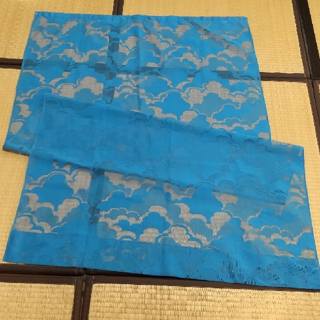 ブルーのレースカーテン　１枚 インテリア/住まい/日用品のカーテン/ブラインド(レースカーテン)の商品写真