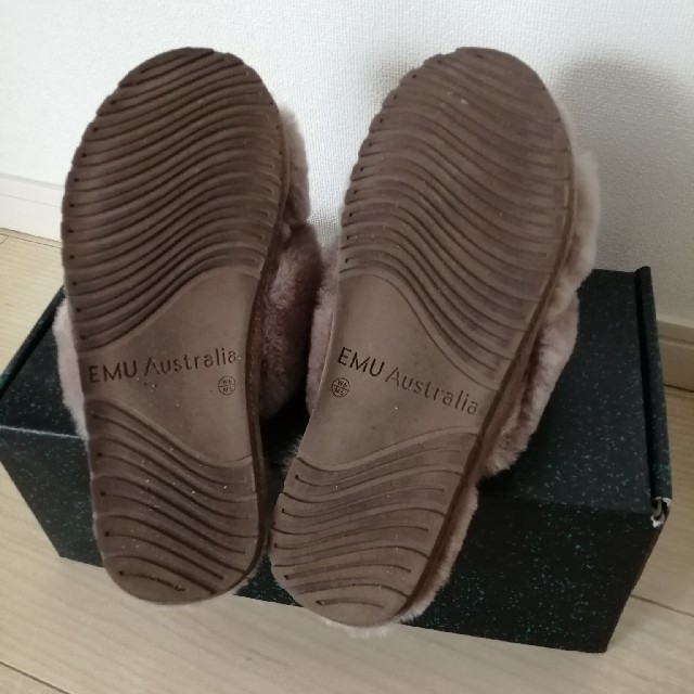 EMU(エミュー)のEMU ファーサンダル　6 レディースの靴/シューズ(サンダル)の商品写真