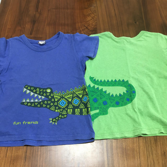 120Tシャツ色違い2枚セット♪  ワニ キッズ/ベビー/マタニティのキッズ服男の子用(90cm~)(Tシャツ/カットソー)の商品写真