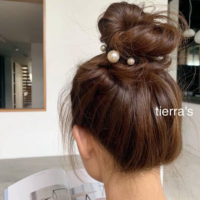 ZARA(ザラ)の大人可愛い❁︎パール ヘアゴム ヘアアクセ レディースのヘアアクセサリー(ヘアゴム/シュシュ)の商品写真