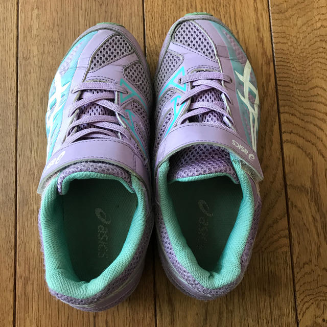 asics(アシックス)のアシックス　キッズ　21.5 キッズ/ベビー/マタニティのキッズ靴/シューズ(15cm~)(スニーカー)の商品写真