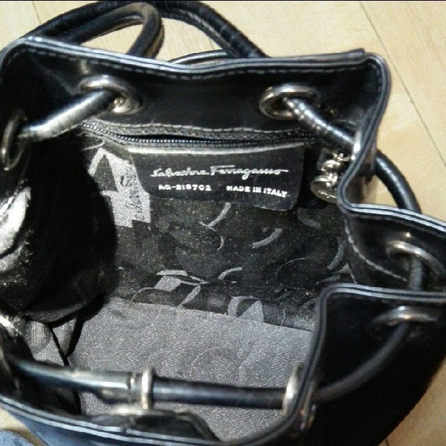 Salvatore Ferragamo(サルヴァトーレフェラガモ)のフェラガモ　リュック レディースのバッグ(リュック/バックパック)の商品写真