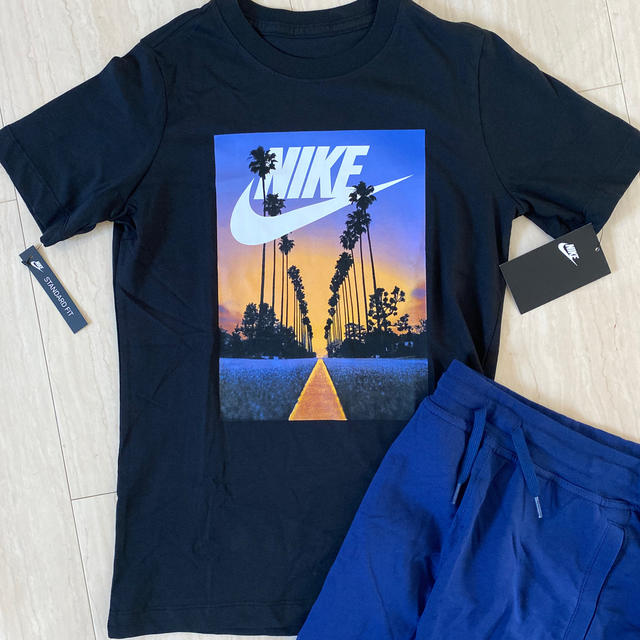 NIKE(ナイキ)の新品！NIKE 上下セット　150センチ  キッズ/ベビー/マタニティのキッズ服男の子用(90cm~)(Tシャツ/カットソー)の商品写真