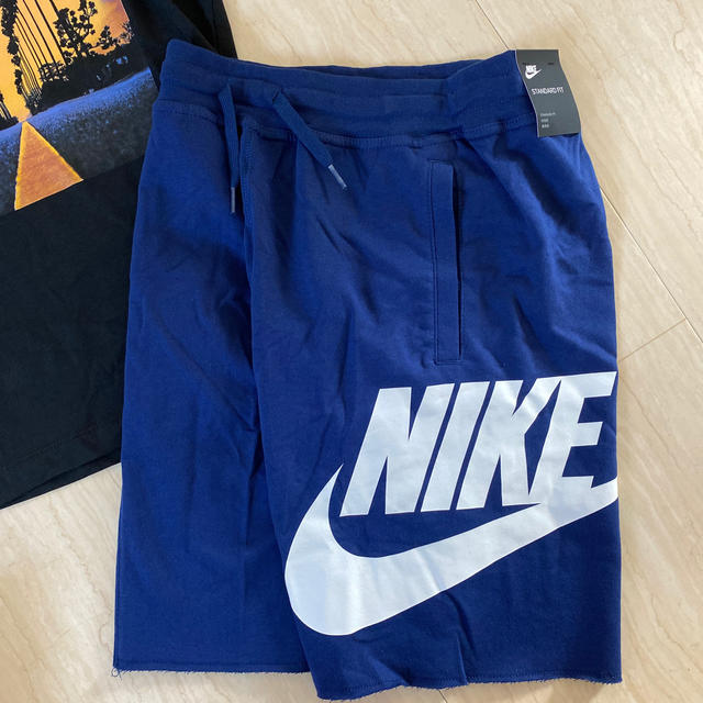 NIKE(ナイキ)の新品！NIKE 上下セット　150センチ  キッズ/ベビー/マタニティのキッズ服男の子用(90cm~)(Tシャツ/カットソー)の商品写真