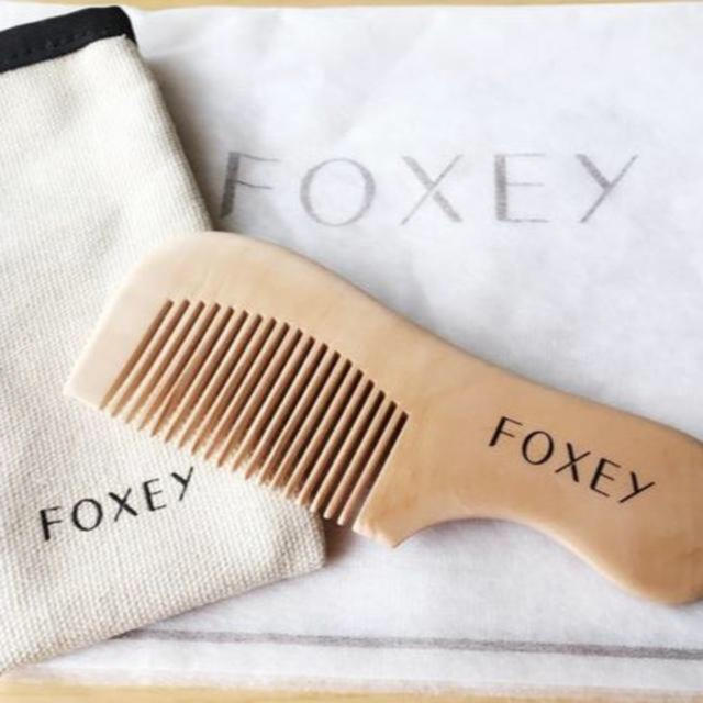 FOXEY(フォクシー)のFOXEYオリジナルコーム☆ノベルティ② 非売品 レディースのファッション小物(その他)の商品写真