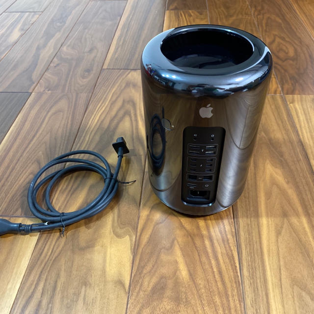 Apple(アップル)のMac Pro 2013 12コア 64GB 1TB(SSD) D700 6GB スマホ/家電/カメラのPC/タブレット(デスクトップ型PC)の商品写真