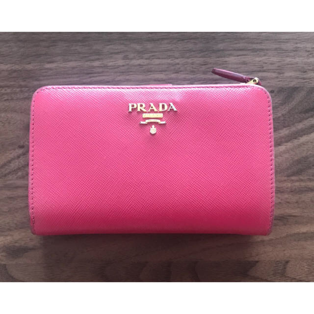 PRADA(プラダ)のプラダ　財布　ピンク レディースのファッション小物(財布)の商品写真