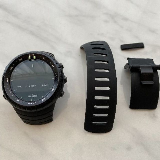 SUUNTO(スント)の【ジャンク品美品】SUUNTO スント オールブラック メンズの時計(腕時計(デジタル))の商品写真