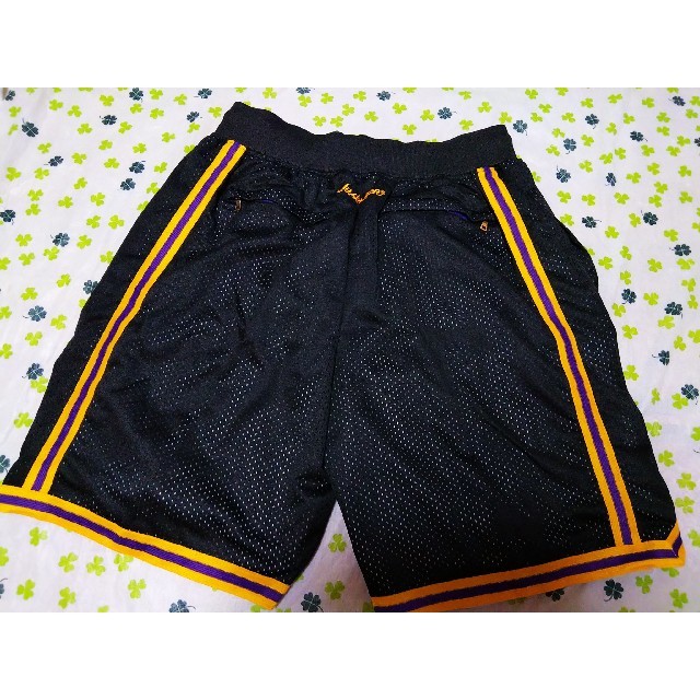 レイカーズ バスケ ショーツ XXL バスパン ニューエラ ナイキ ハーフパンツ メンズのパンツ(ショートパンツ)の商品写真