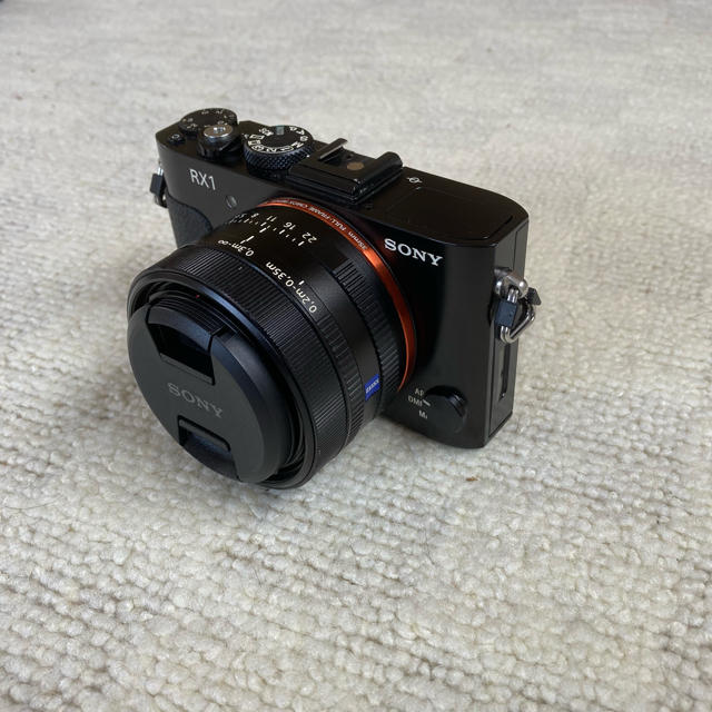 SONY(ソニー)のSONY DSC-RX1 スマホ/家電/カメラのカメラ(コンパクトデジタルカメラ)の商品写真