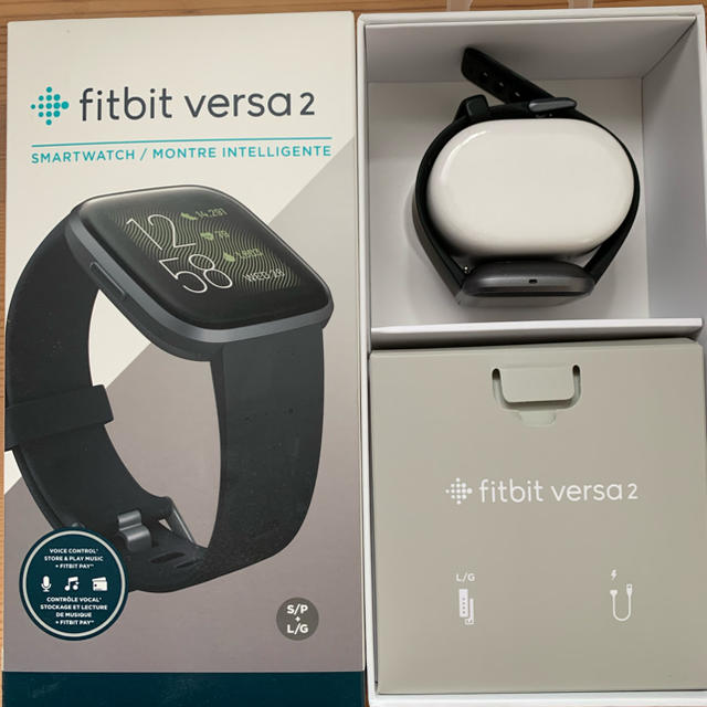 fitfit(フィットフィット)のFitbit Versa2 FB507BKBK-FRCJK ブラック カーボン スポーツ/アウトドアのトレーニング/エクササイズ(トレーニング用品)の商品写真