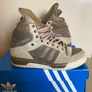 アディダス(adidas)のadidas originals/M ATTITUDE/ベージュ/23.5㎝(スニーカー)