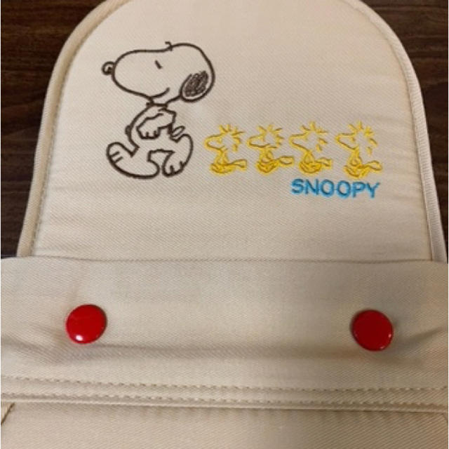 SNOOPY(スヌーピー)のビビドック様専用　おんぶひも　スヌーピー  キッズ/ベビー/マタニティの外出/移動用品(抱っこひも/おんぶひも)の商品写真