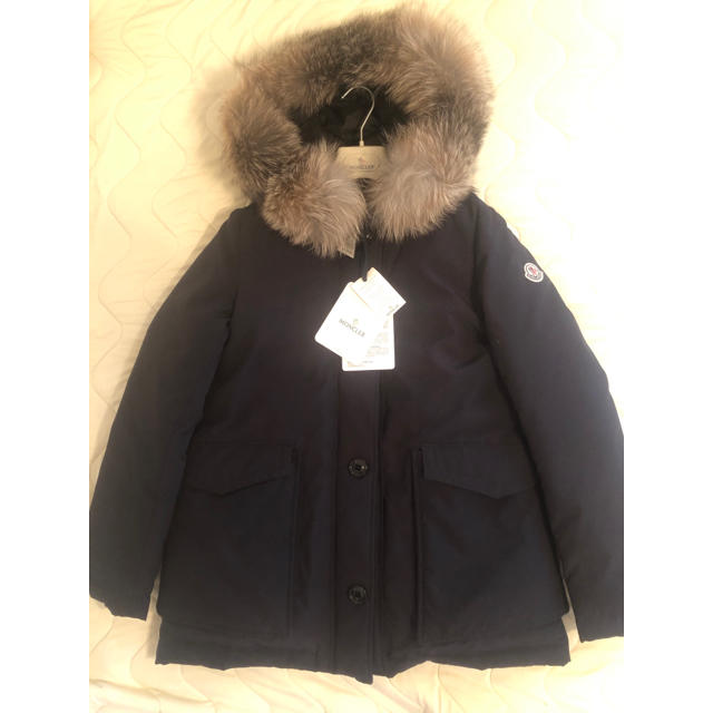 MONCLER(モンクレール)の【値下げ！！】モンクレール　courvite giubbotto レディースのジャケット/アウター(ダウンジャケット)の商品写真