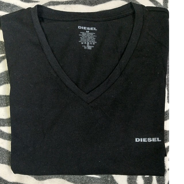 DIESEL(ディーゼル)のDIESEL Vネック半袖シャツ メンズのトップス(Tシャツ/カットソー(半袖/袖なし))の商品写真