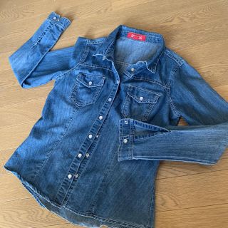 フォーエバートゥエンティーワン(FOREVER 21)のforever21 デニムシャツ　Ｓ(シャツ/ブラウス(長袖/七分))