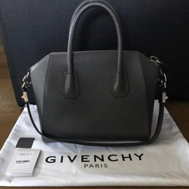 GIVENCHY(ジバンシィ)のあちゃむ様専用　GIVENCHY アンティゴナ　グレー レディースのバッグ(ハンドバッグ)の商品写真