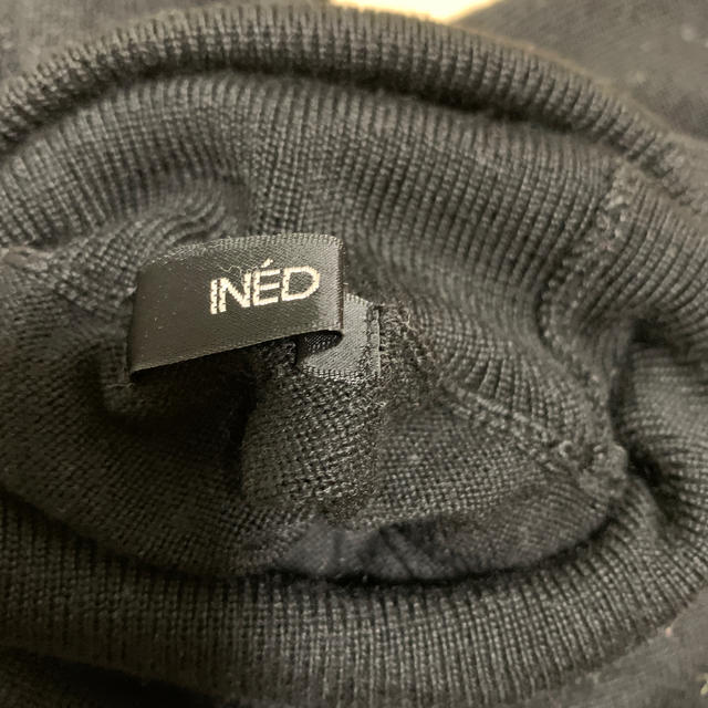 INED(イネド)の954.黒半袖ニット レディースのトップス(ニット/セーター)の商品写真