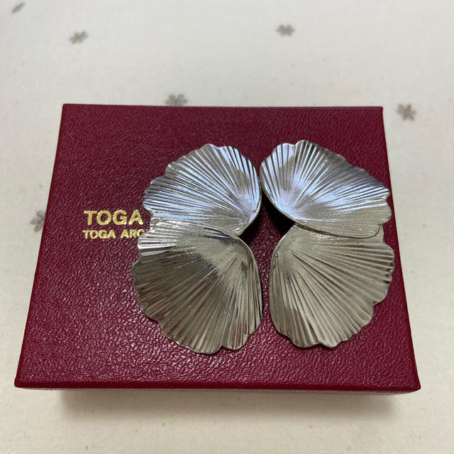 TOGA(トーガ)のTOGA メタルモチーフイヤリング レディースのアクセサリー(イヤリング)の商品写真