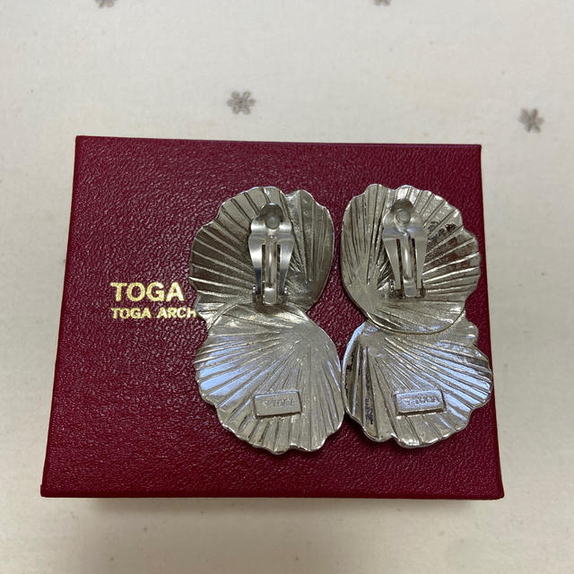 TOGA(トーガ)のTOGA メタルモチーフイヤリング レディースのアクセサリー(イヤリング)の商品写真