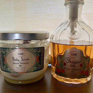 サボン(SABON)のサボン クリスマスコフレ2019 スクラブ&シャワーオイル/ウッディーパチュリ(ボディスクラブ)