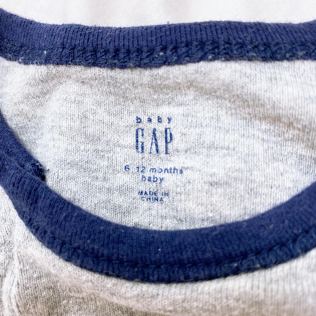 GAP(ギャップ)の【10/12お値下げ】GAPベビー ロンパース 男の子6-12m キッズ/ベビー/マタニティのベビー服(~85cm)(ロンパース)の商品写真