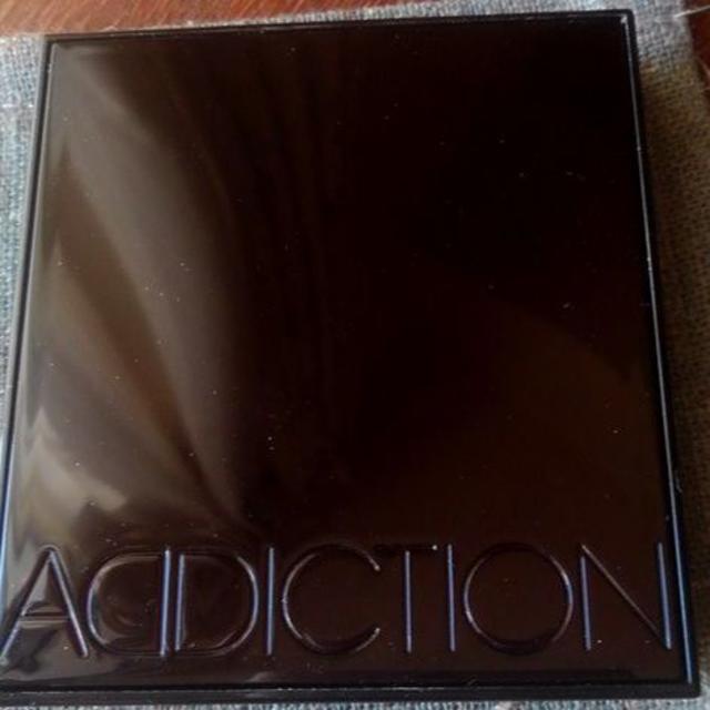 ADDICTION(アディクション)のアディクション　ADDICTION アイシャドウ　パレット コスメ/美容のベースメイク/化粧品(アイシャドウ)の商品写真