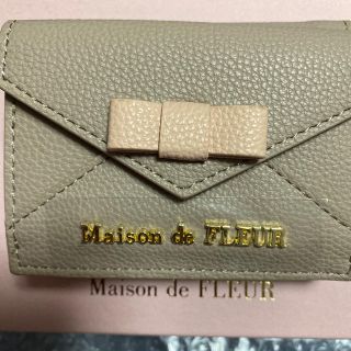 Maison de FLEUR リボンレターミニウォレット　ベージュ財布