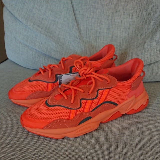 adidas(アディダス)の新品 adidas OZWEEGO アディダス スニーカー 28 メンズの靴/シューズ(スニーカー)の商品写真