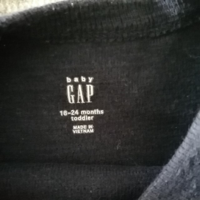 GAP Kids(ギャップキッズ)のGAP サーマルロングTシャツ　グレー&ネイビーセット キッズ/ベビー/マタニティのベビー服(~85cm)(シャツ/カットソー)の商品写真
