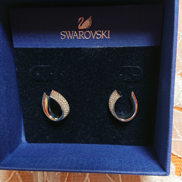 SWAROVSKI(スワロフスキー)のピアス レディースのアクセサリー(ピアス)の商品写真