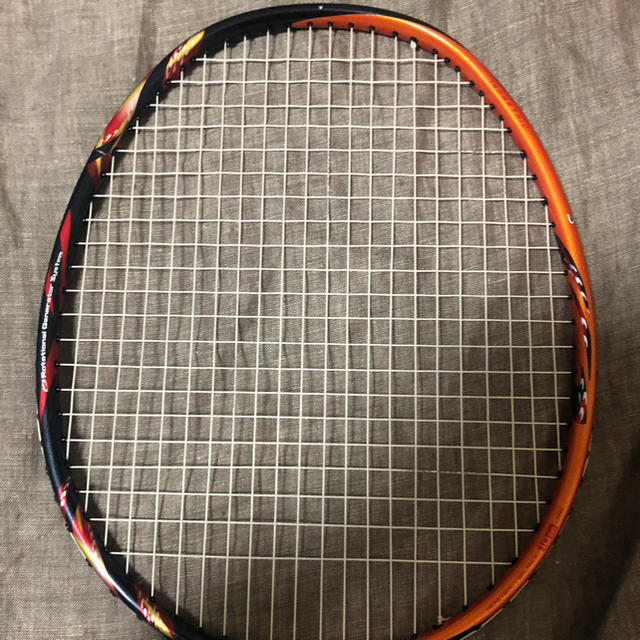 YONEX(ヨネックス)のアストロクス99 4UG6 旧色 スポーツ/アウトドアのスポーツ/アウトドア その他(バドミントン)の商品写真