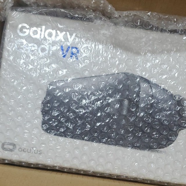 Galaxy(ギャラクシー)の箱入り新品未開封 3D VRゴーグル GalaxyGearVR 純正国内正規品 スマホ/家電/カメラのテレビ/映像機器(その他)の商品写真