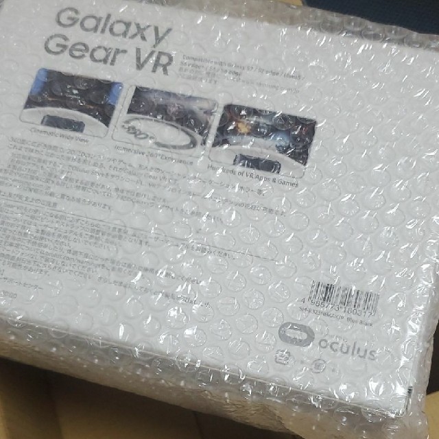 Galaxy(ギャラクシー)の箱入り新品未開封 3D VRゴーグル GalaxyGearVR 純正国内正規品 スマホ/家電/カメラのテレビ/映像機器(その他)の商品写真